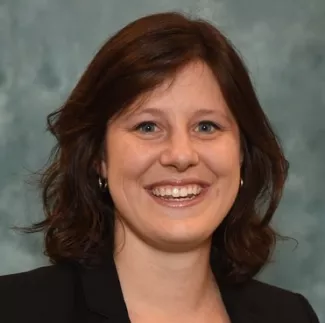 Kara Faktor headshot